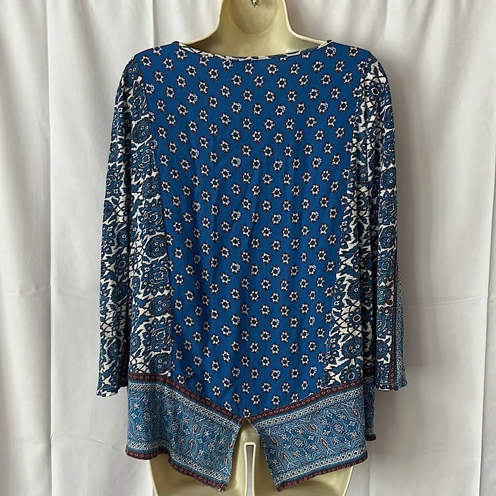 Lucky Brand Cute Boho Blue Floral 3/4 Sleeve Shirt Top **Size L** - Picture 2 of 3